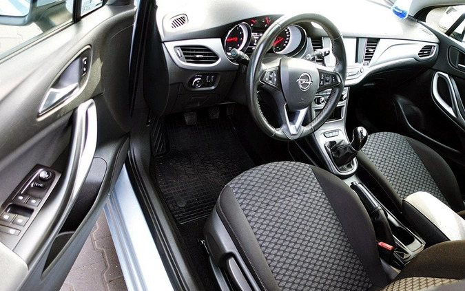 Opel Astra cena 56899 przebieg: 152000, rok produkcji 2019 z Rydułtowy małe 781